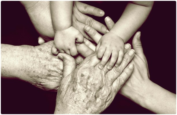 manos abuelamadrehija